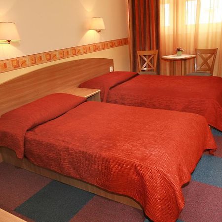 Hotel Eben Boedapest Buitenkant foto