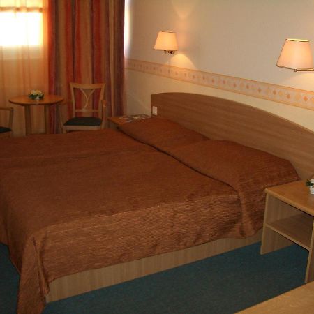 Hotel Eben Boedapest Buitenkant foto