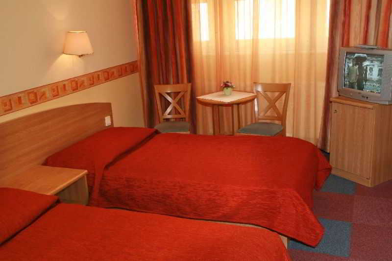 Hotel Eben Boedapest Buitenkant foto